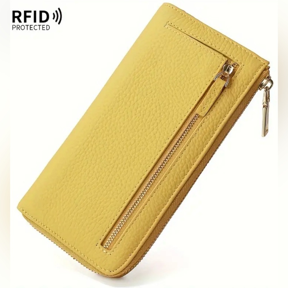 NEW - Perfect Color to add for Spring/Summer! Leather Wallet with Gold hardware.